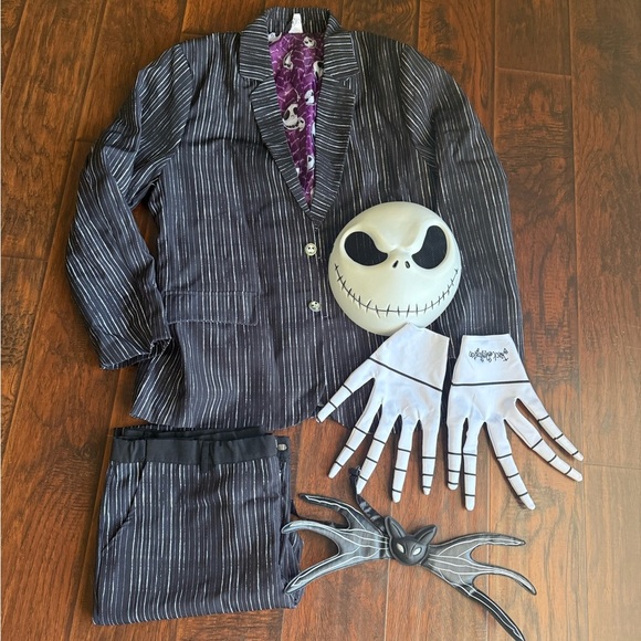 Spirit Black and White Jack Skellington Suit - Picture 4 of 8